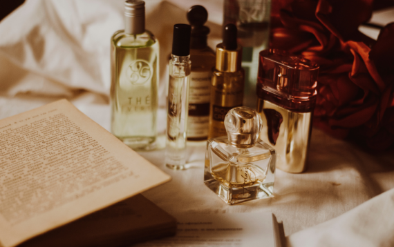 A GUIDE TO CHOOSING FRAGRANCES FOR EACH SEASON